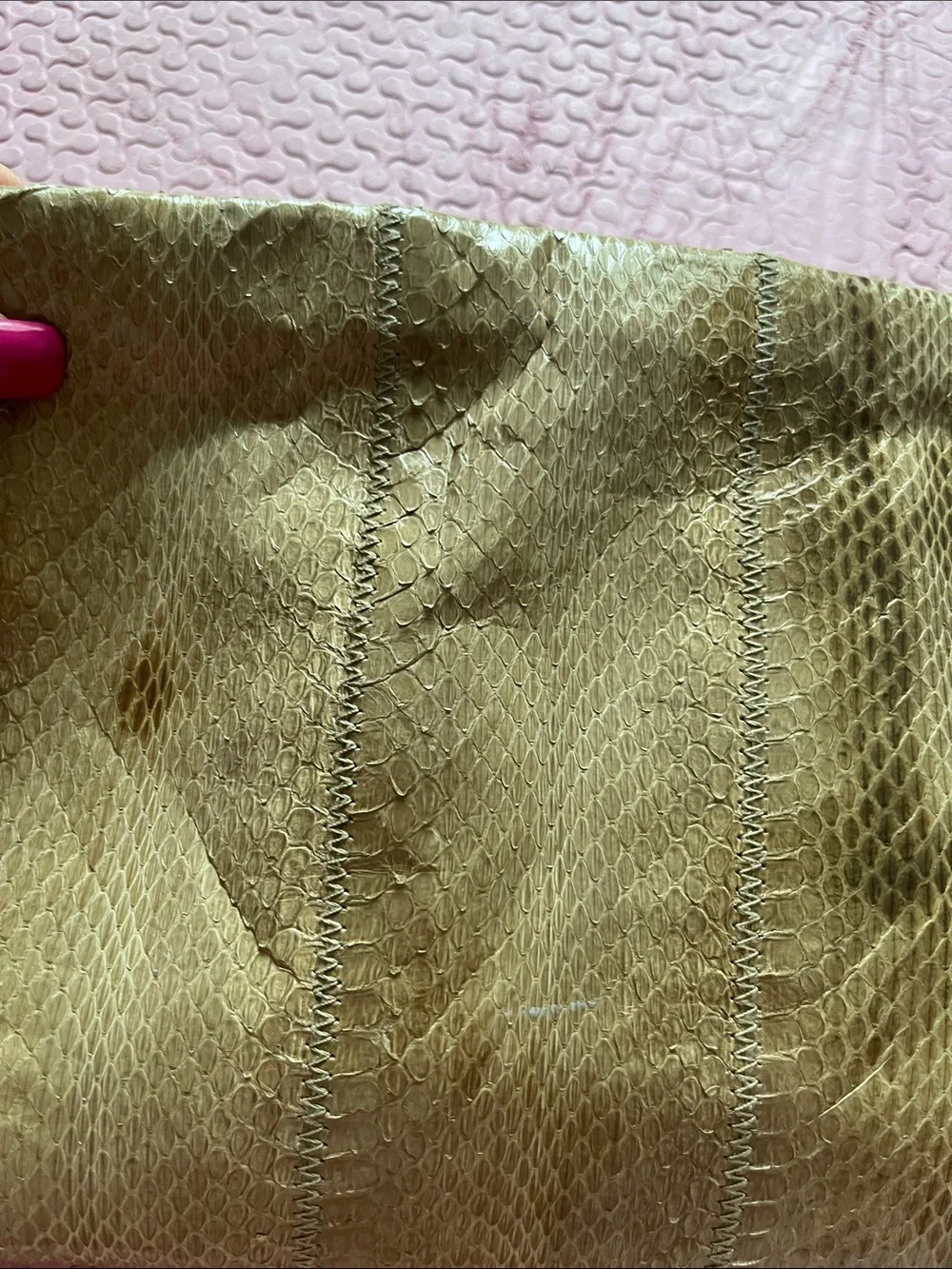 Snake-Textured Reptile Accessory clutch - Taupe vintage